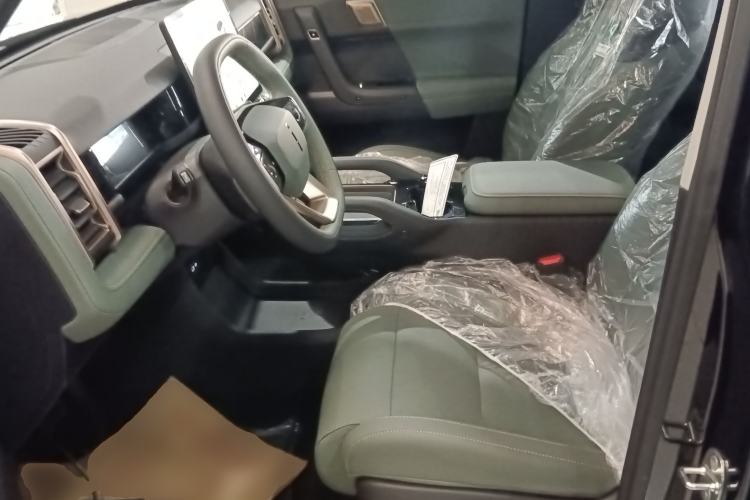 Used  03 2024 401km Range Two-Wheel Drive Standard Yuechao Version
