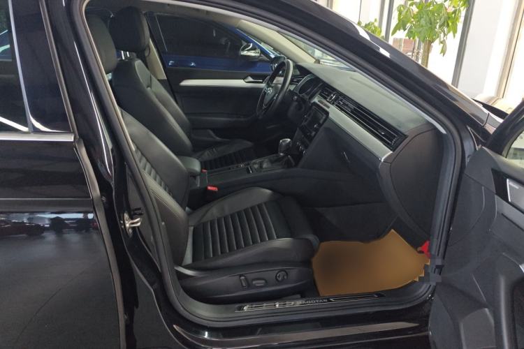 Used Volkswagen Magotan 2019 330TSI DSG Leading Model China VI Standard
