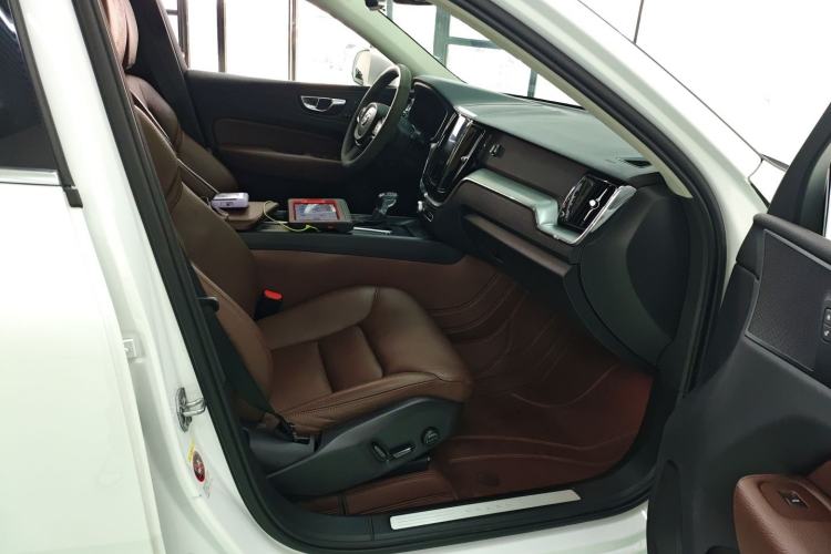 Used Volvo XC60 2020 T5 4x4 Zhiyi Luxury Edition
