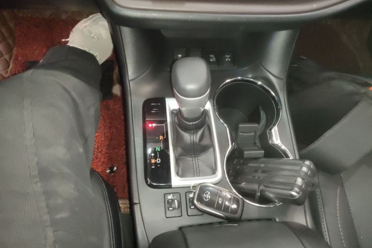 Used Toyota Highlander 2018 2.0T Four-Wheel Drive Prestige Version 7 Seats China V Emission Standard
