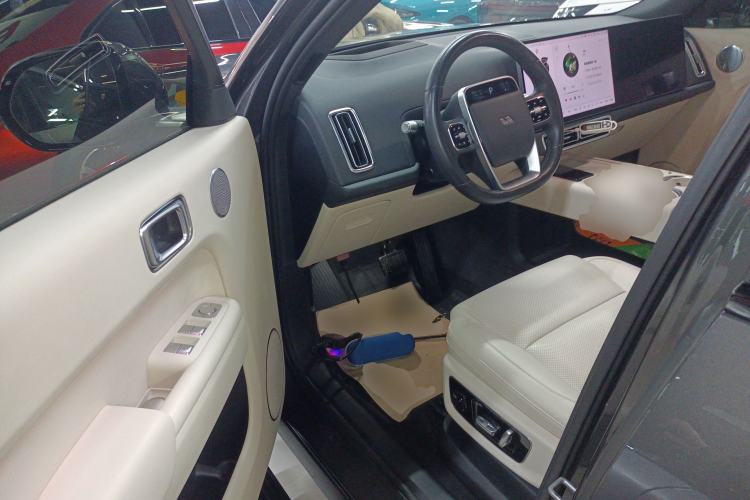 Used Li Auto L8 2023 Pro Model
