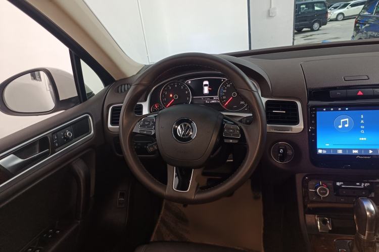 Used Volkswagen Touareg 2011 3.0 TSI Standard Version
