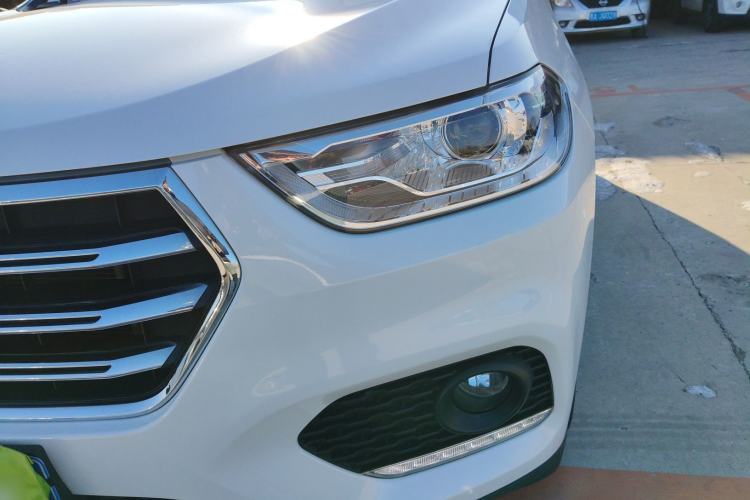 Used Haval H2 2018 1.5T Dual-Clutch Two-Wheel Drive Fashion Model China VI Standard
