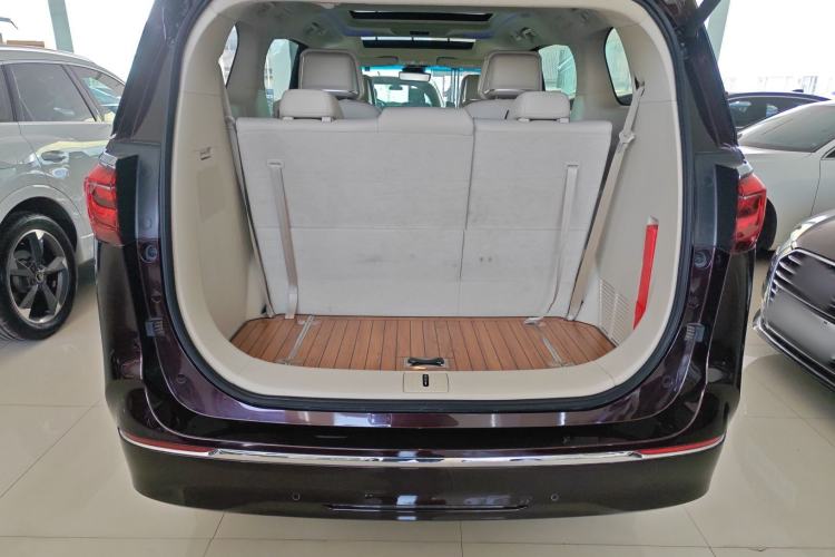 Used Buick GL8 2022 Avenir Aivia 7-Seater Deluxe Edition
