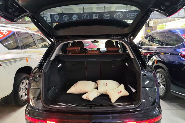 Used Audi Q5L 2022 40T Fashionable and Elegant Model
