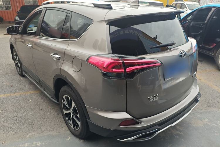 Used Toyota RAV4 2016 2.0L CVT Two-Wheel Drive Fashion Edition China V Standard