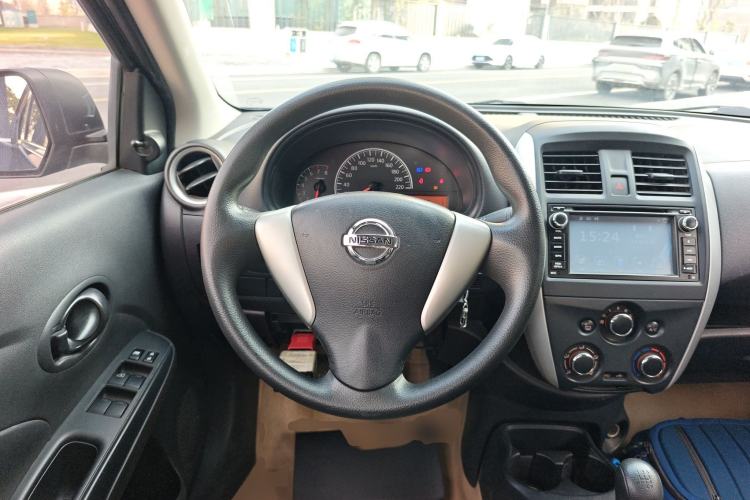 Used Nissan Sunny 2015 1.5XE Manual Comfort Edition
