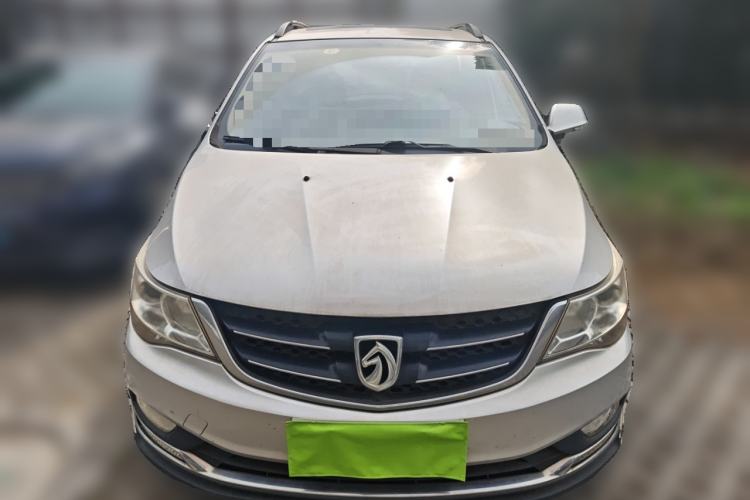 Used Baojun 730 2014 1.5L manual luxury trim 7 seats
