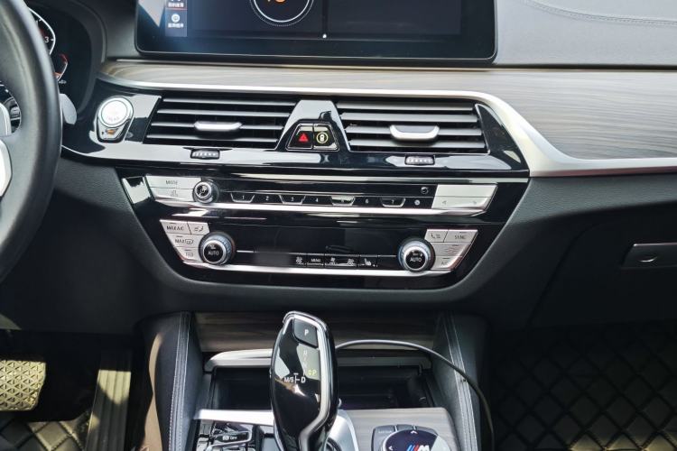 Used BMW 5 Series 2022 530Li Leading Model M Sport Package
