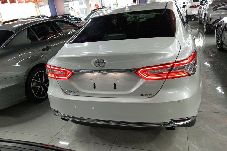 Used Toyota Camry 2023 2.0G Luxury Edition
