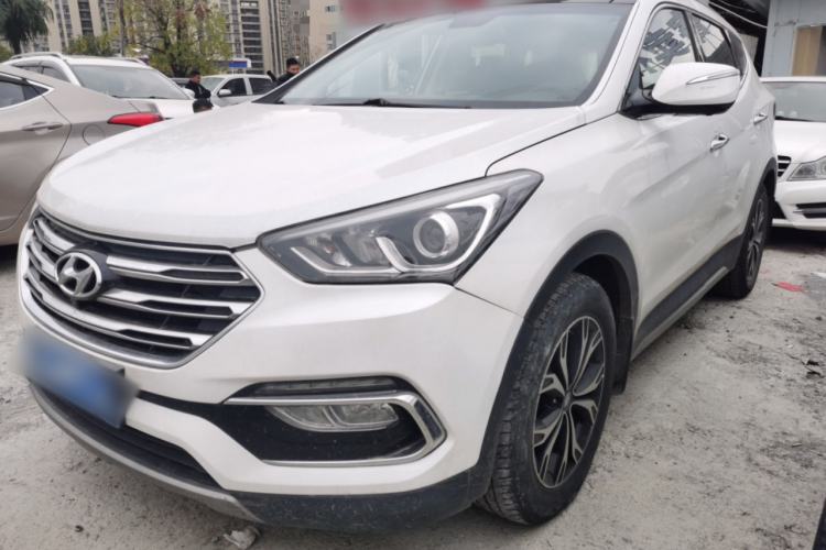 Used Hyundai Santa Fe 2017 2.0T Automatic All-Wheel Drive Smart 7-Seater