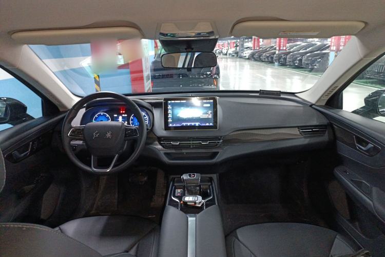 Used Hongqi E-QM5 2022 431 km Charge & Enjoy Edition
