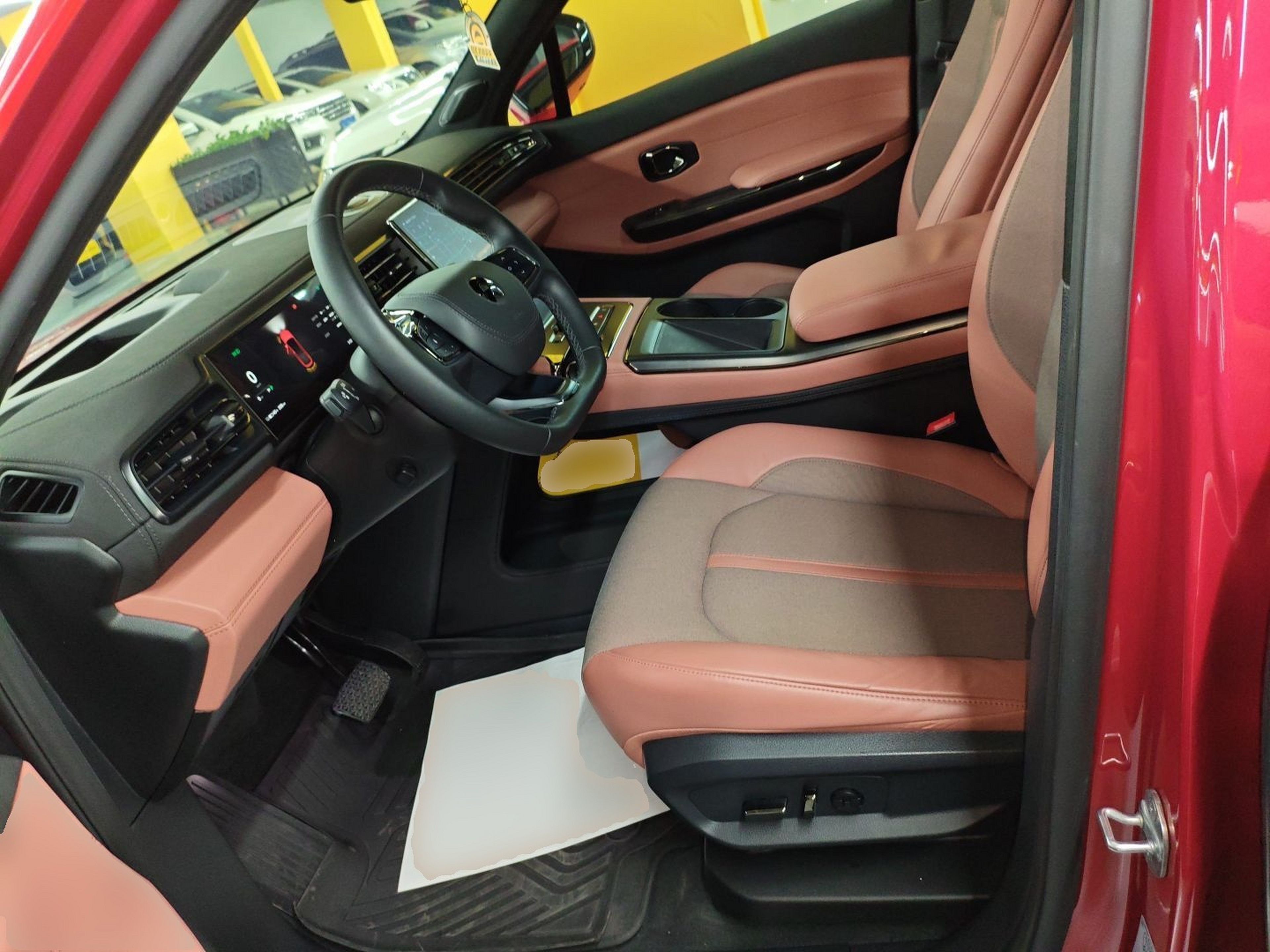 Переднее сиденье в автомобиле