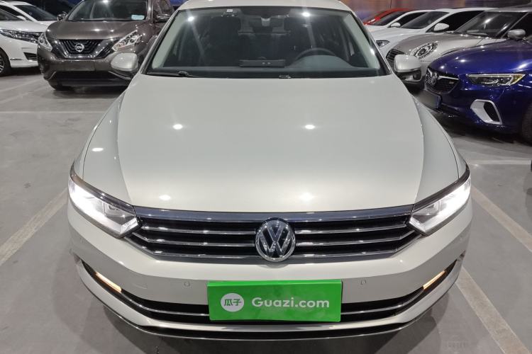 Used Volkswagen Magotan 2018 330TSI DSG Luxury Model
