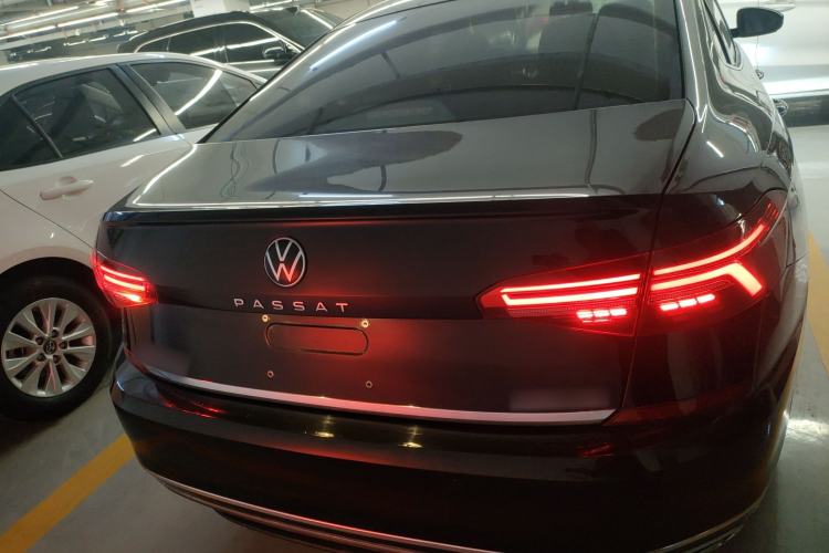 Used Volkswagen Passat 2020 Revised Version 330TSI Luxury Edition China VI Standard
