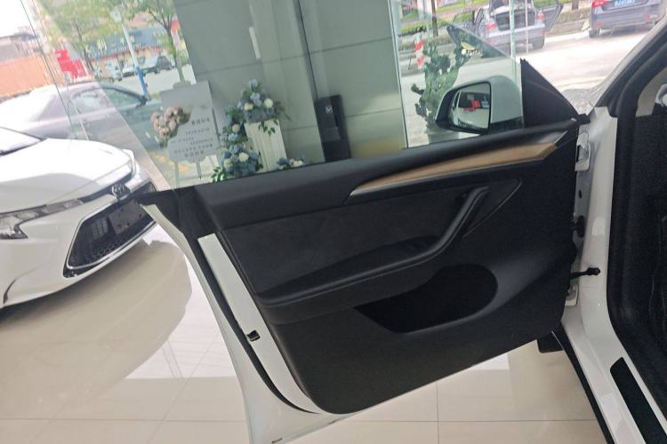 Used Tesla Model Y 2022 Rear-Wheel-Drive Version
