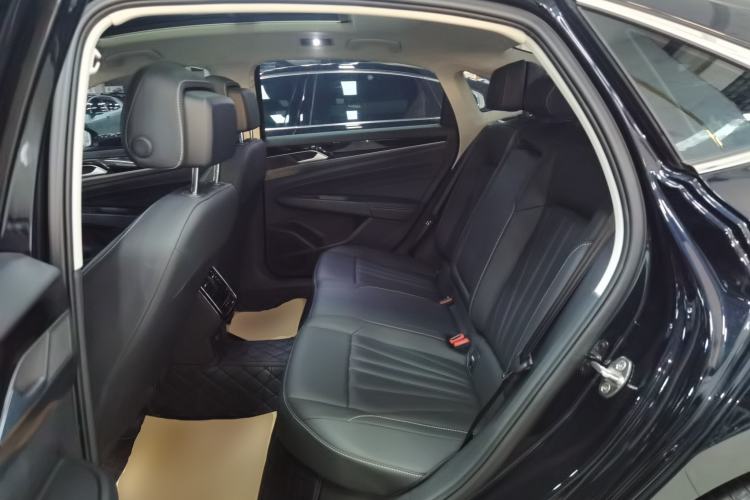 Used Volkswagen Passat 2025 Premium Version 380TSI Dragon Edition
