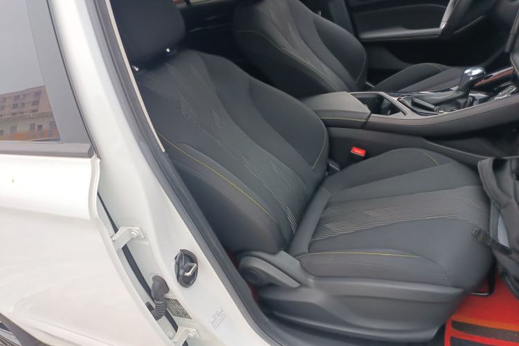 Used Roewe i5 2021 1.5L CVT Platinum Edition
