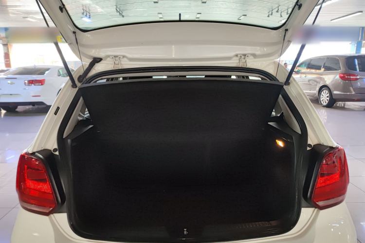 Used Volkswagen Polo 2016 1.4L Manual Fashion Model