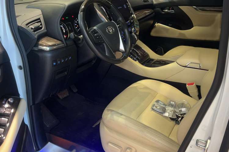 Used Toyota Alphard 2021 Dual-Engine 2.5L Prestige Edition
