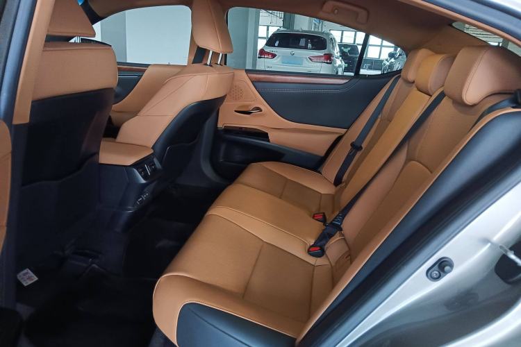 Used Lexus ES 2022 200 Luxury Edition
