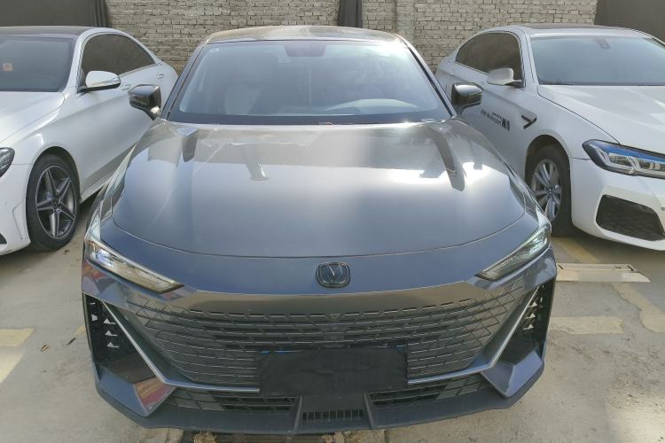 Used Changan UNI-V 2022 1.5T Prestige Version
