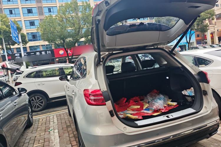 Used Hongqi HS5 2022 Revised Version 2.0T Smart Connect Flagship Edition
