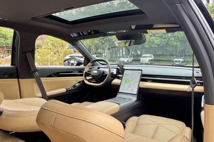 Used Geely Galaxy L6 2024 125km PLUS Dragon Edition