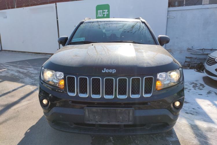Used  Compass (Import) 2015 2.0L two-wheel drive sport version
