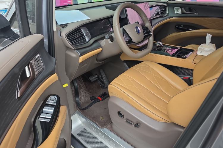 Used Denza D9 2022 DM-i 970 Four-Wheel Drive Flagship Model
