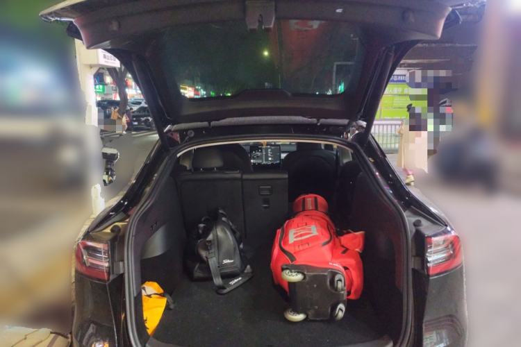 Used Tesla Model Y 2024 Long-Range All-Wheel-Drive Version