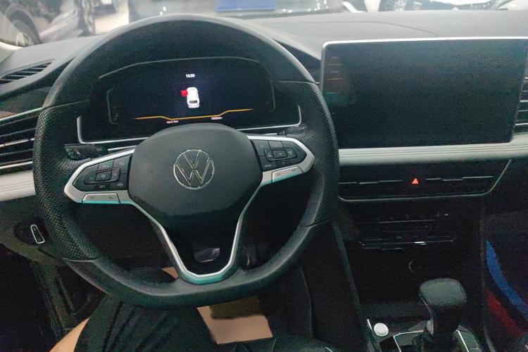 Used Volkswagen Tiguan L 2024 Outstanding Model 330TSI Automatic Two-Wheel Drive Longteng Edition
