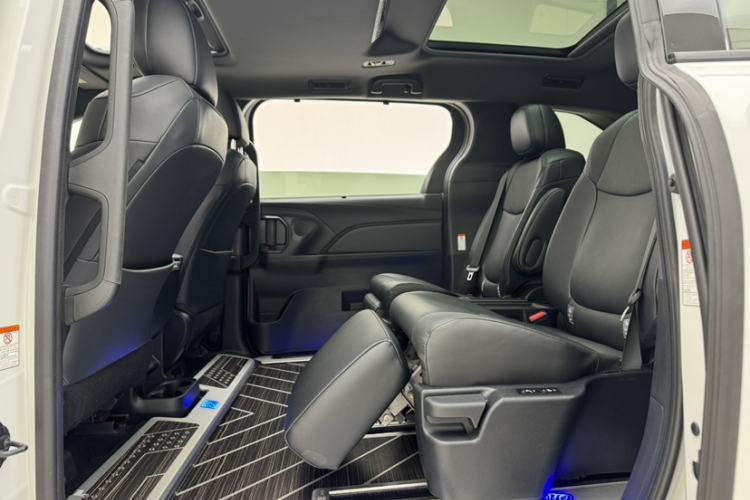 Used Toyota Granvia 2024 2.5L Hybrid Prestige PLUS Edition
