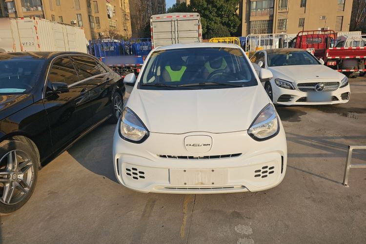 Used Roewe Clever 2021 302 km New Four-Seater Super-Efficient Version
