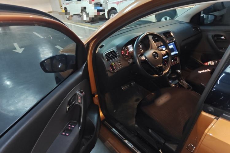 Used Volkswagen Polo 2014 1.6L Cross Polo Automatic