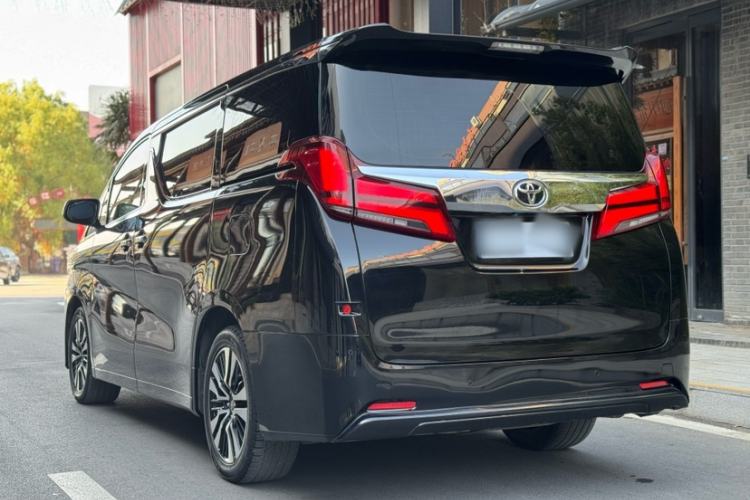 Used Toyota Alphard 2018 Revised Version 3.5L Premium Edition
