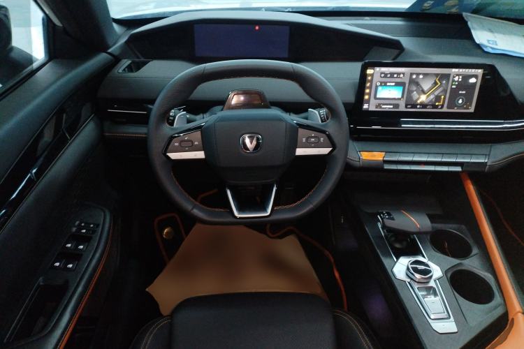 Used Changan UNI-V 2022 1.5T Prestige Version
