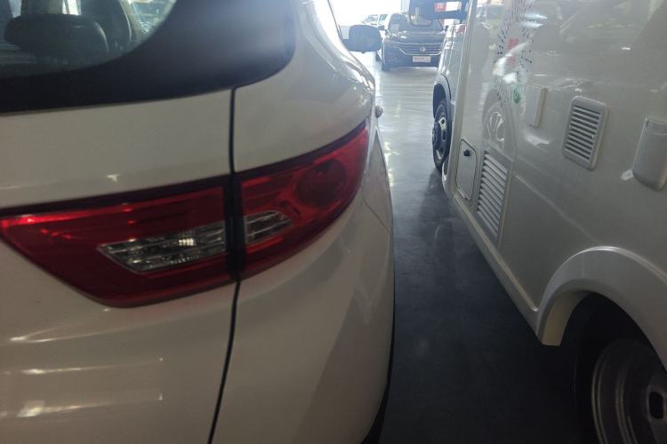 Used Soueast DX7 2015 1.5T Automatic Prestige Model
