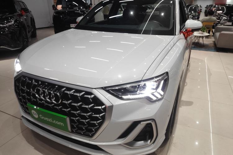 Used Audi Q3 2024 40 TFSI Fashion Dynamic Model