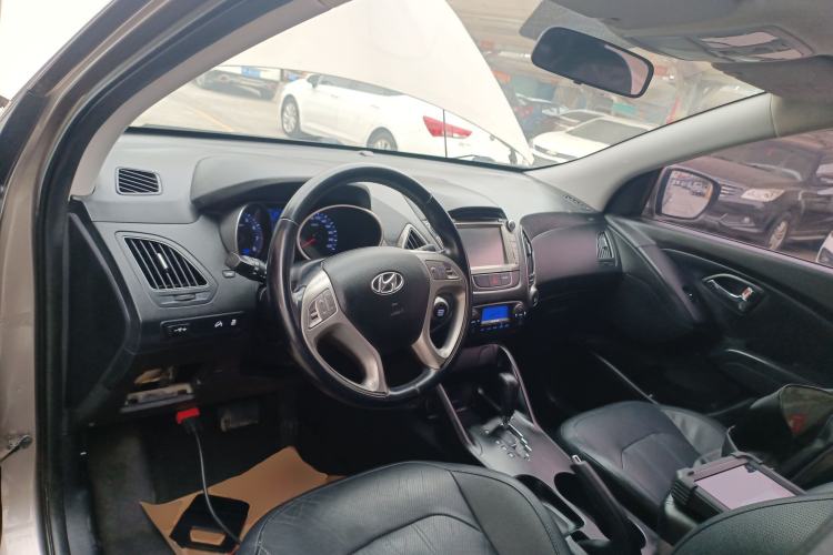 Used Hyundai ix35 2013 2.0L Automatic Two-Wheel Drive Smart GLS China IV Standard
