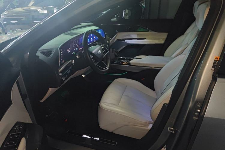 Used Cadillac LYRIQ 2022 Rear-Drive Long-Range Luxury Edition
