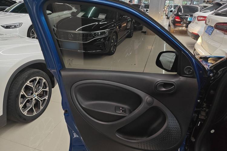 Used  forfour 2016 1.0L 52 kW Dynamic Edition
