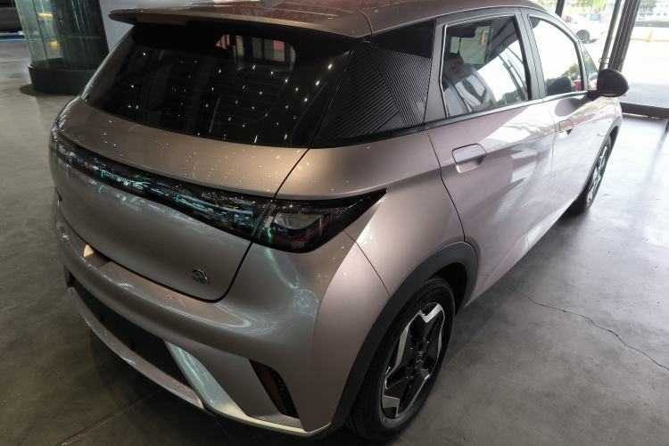 Used BYD Dolphin 2021 405 km Fashion Edition
