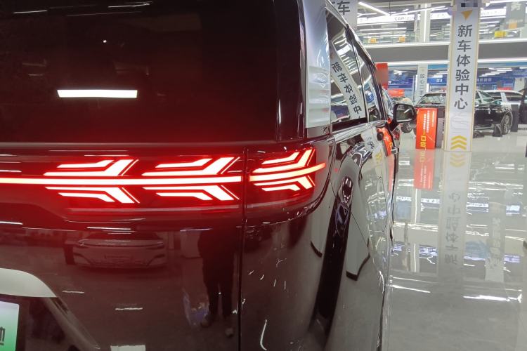 Used Denza D9 2022 DM-i 970 Four-Wheel Drive Flagship Model