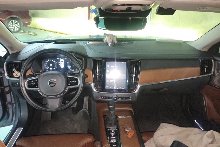 Used Volvo S90 2018 T5 Prestige Edition
