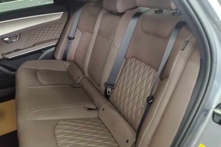 Used BYD Han 2022 EV Genesis Edition 715KM Front-Wheel-Drive Prestige Model
