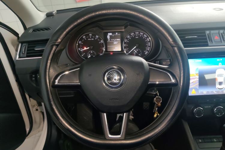 Used Skoda Octavia 2017 Classic Model 1.6L Automatic Comfort Edition
