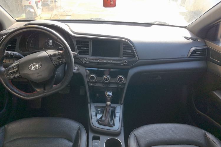 Used Hyundai Elantra 2019 1.4T Dual-Clutch Xuan Dong · Dynamic Model
