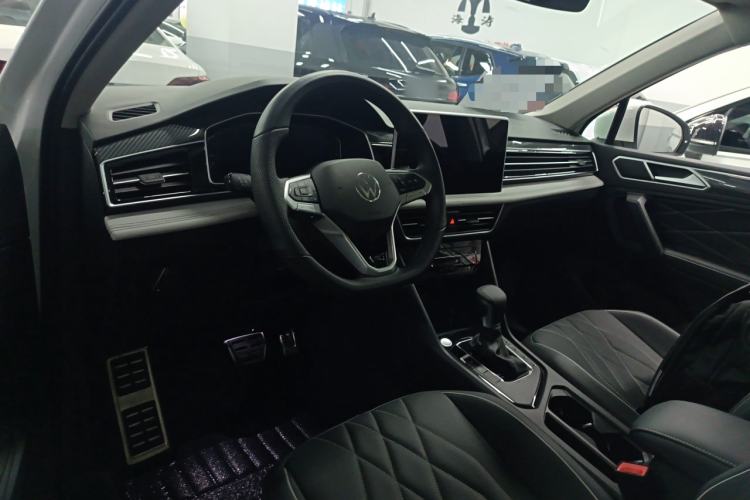 Used Volkswagen Tiguan L 2024 330TSI Automatic Two-Wheel Drive R-Line Enhanced Edition
