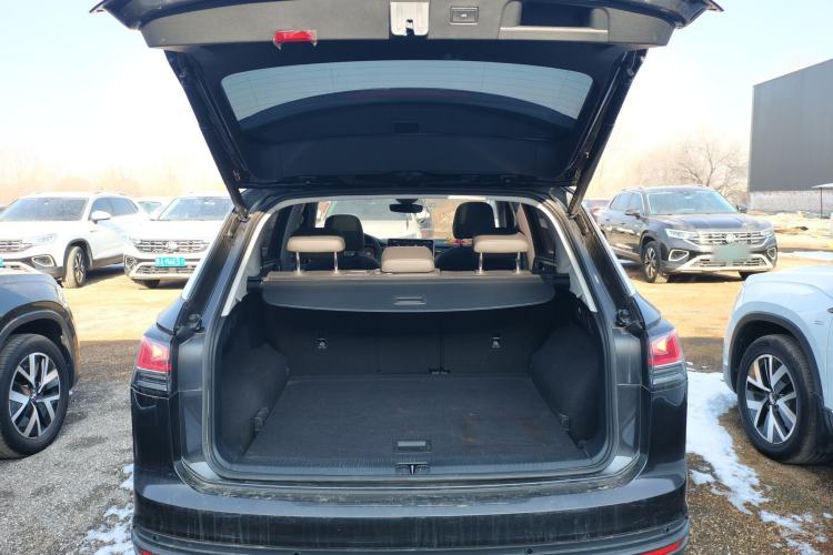 Used Volkswagen Tayron 2023 280TSI Two-Wheel-Drive Luxury Plus Advanced Version
